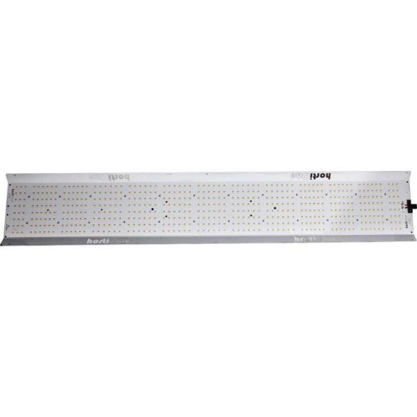 LED hortiONE 600 mit 220 Watt  besteht aus einen langen und abgewinkelten LED-Panel mit einem Lichtspektrum für die Blüte.  Sie  kann  aber auch für die  Wachstumsphase eingesetzt werden